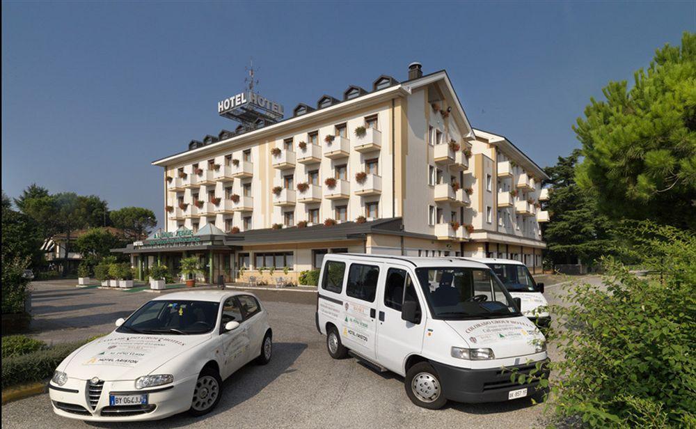 Hotel Al Pino Verde Camposampiero Bagian luar foto
