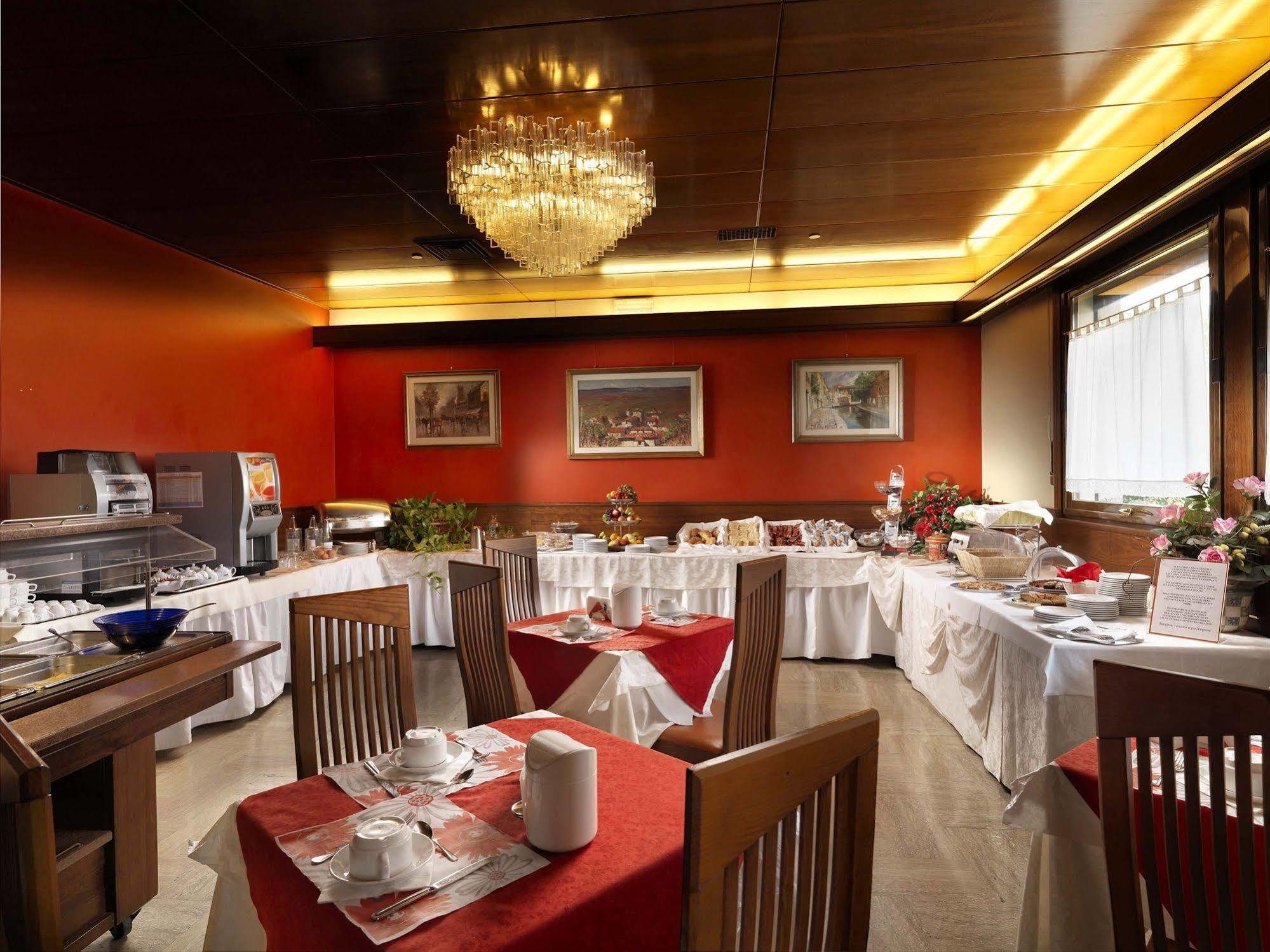 Hotel Al Pino Verde Camposampiero Bagian luar foto