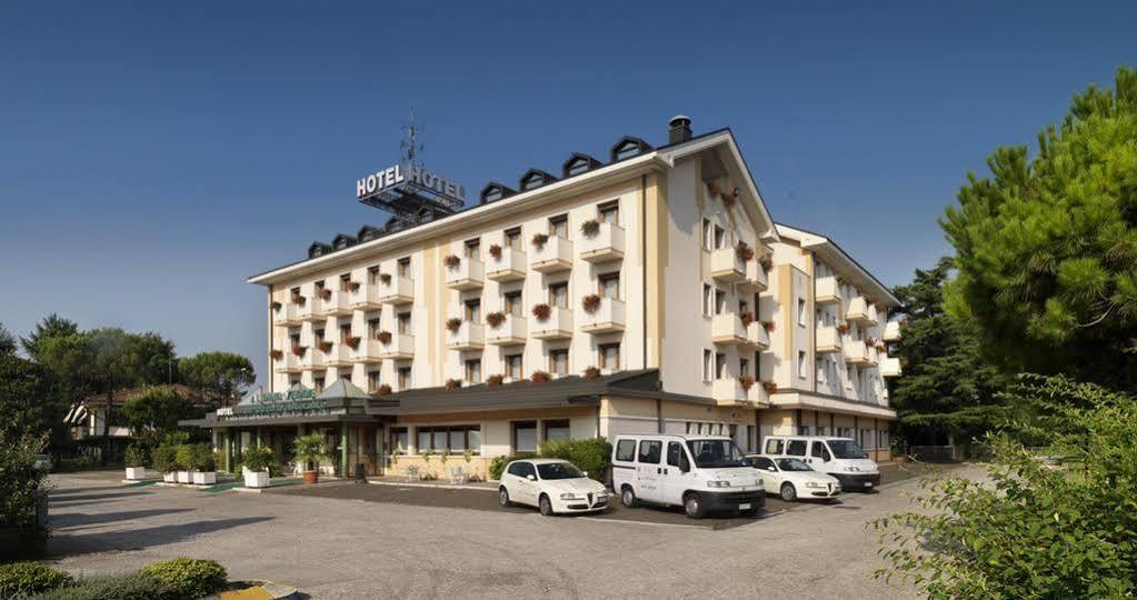 Hotel Al Pino Verde Camposampiero Bagian luar foto